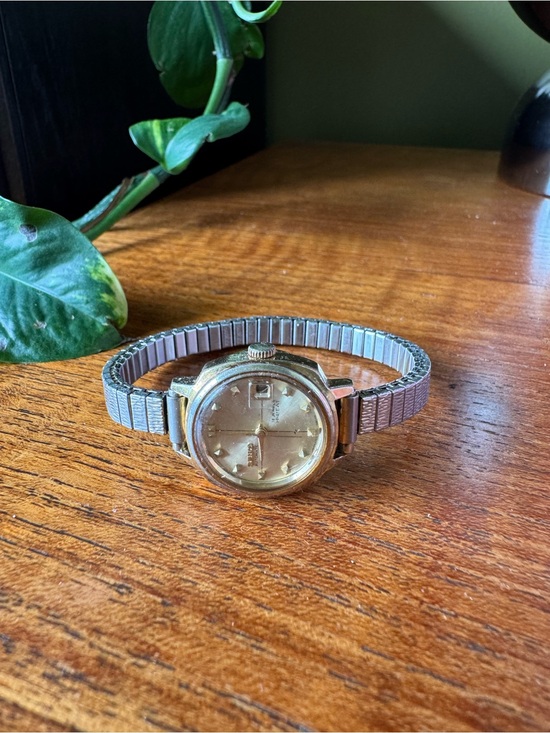 Seiko Accessories - Vintage Seiko Automatic Gold-Tone Wristwatch with Silver Expansion Band